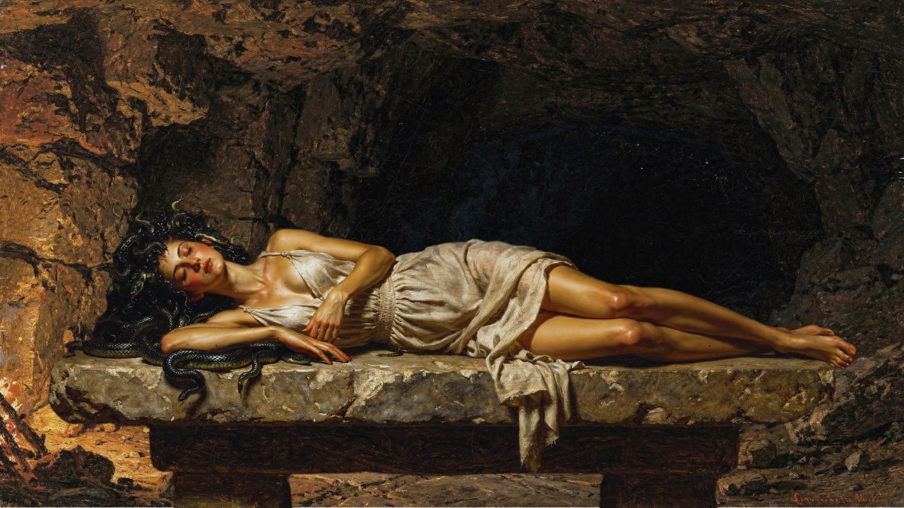 Medusa dormida en la cueva constelación de Perseo mito griego - ASTRONOMIKA TV
